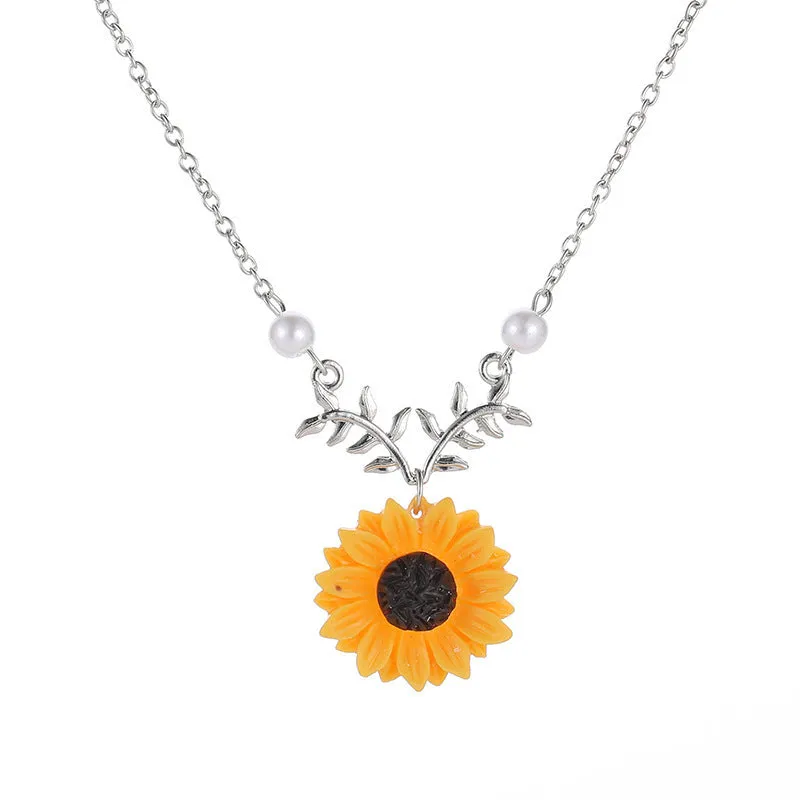 Pearl Sun Flower Necklace Temperament Fashion Sunflower Pendant Sweater Accessories
