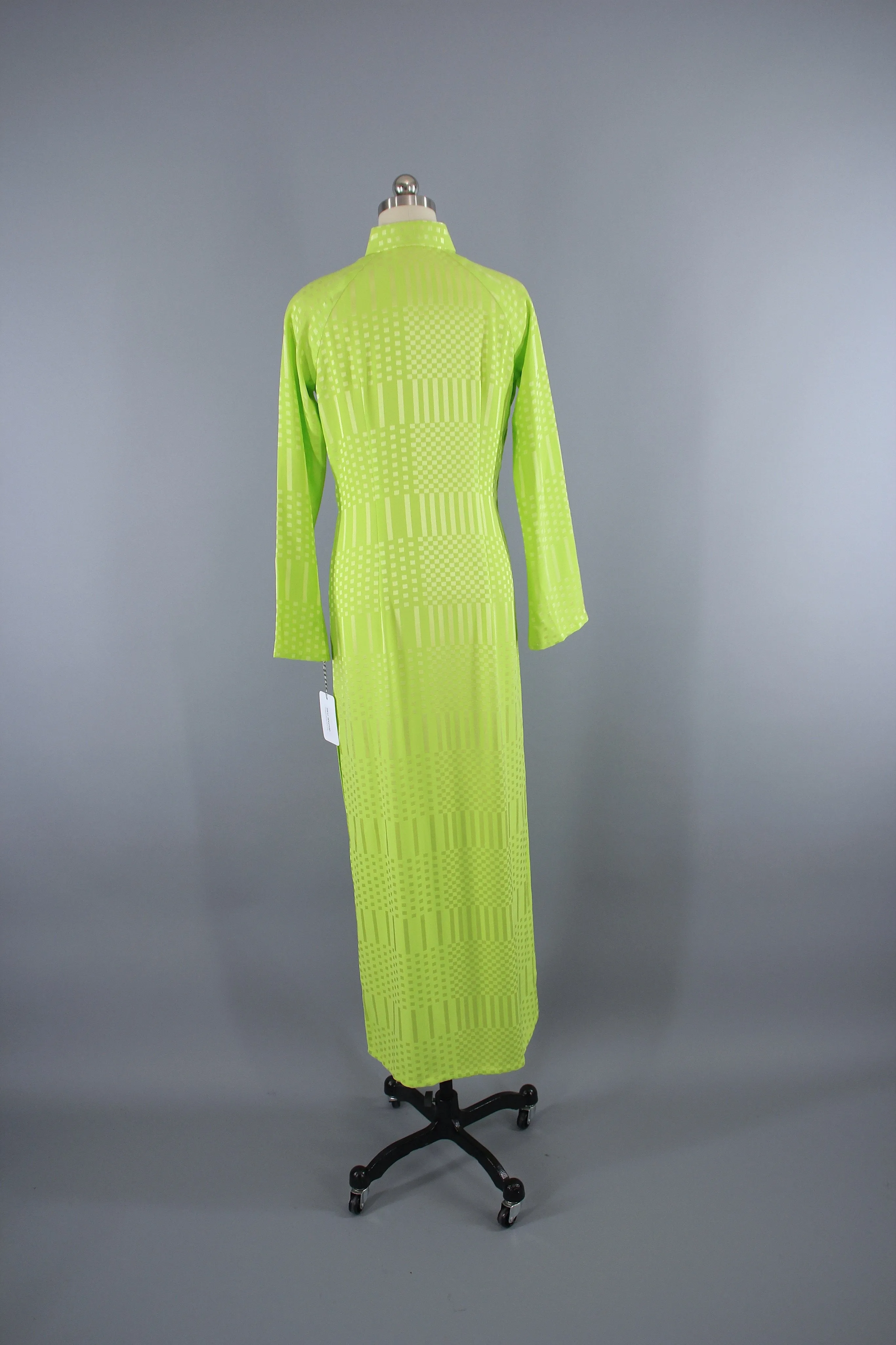 Vintage 1970s Ao Dai Vietnamese Dress / Lime Green