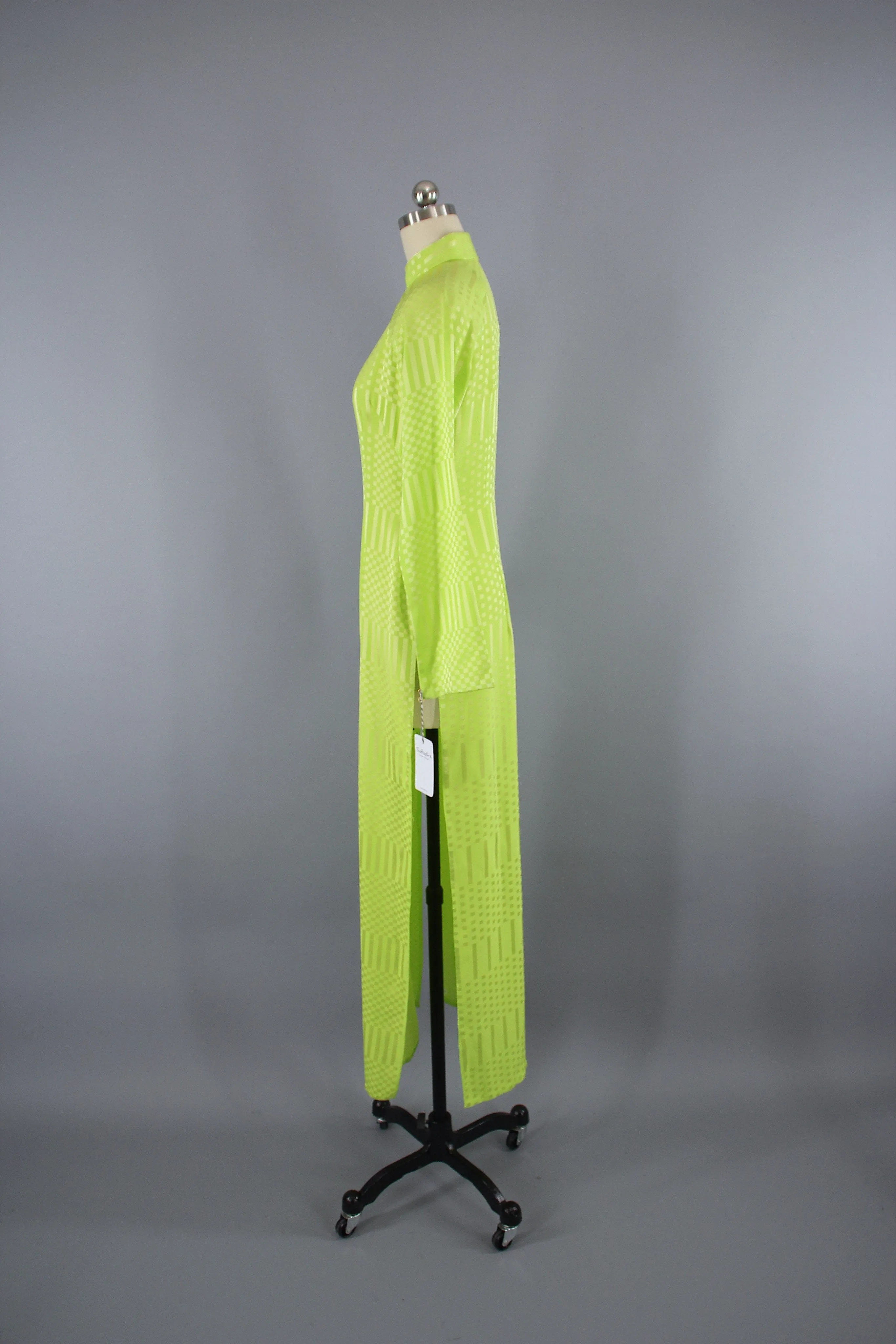 Vintage 1970s Ao Dai Vietnamese Dress / Lime Green