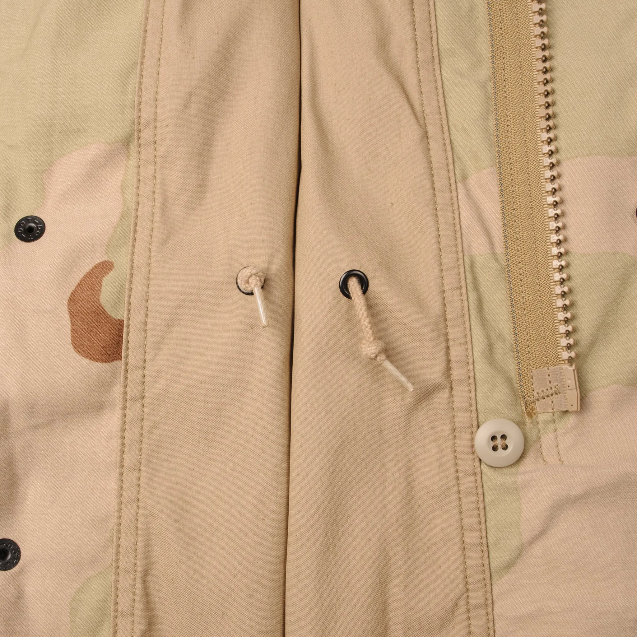 VINTAGE US ARMY M-1965 M65 FIELD JACKET DESERT CAMOUFLAGE PATTERN 1996 SIZE LARGE REGULAR